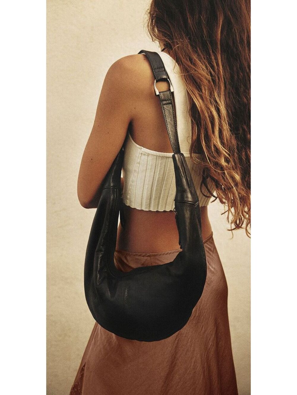 •NWT FREE PEOPLE IDLE HANDS LEATHER SLING BAG